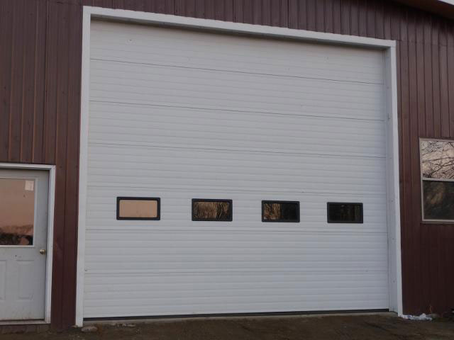 A Commercial Close Garage Door
